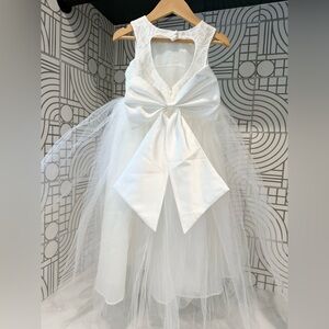 4T White Lace Flower Girl Dress with satin bow, never worn